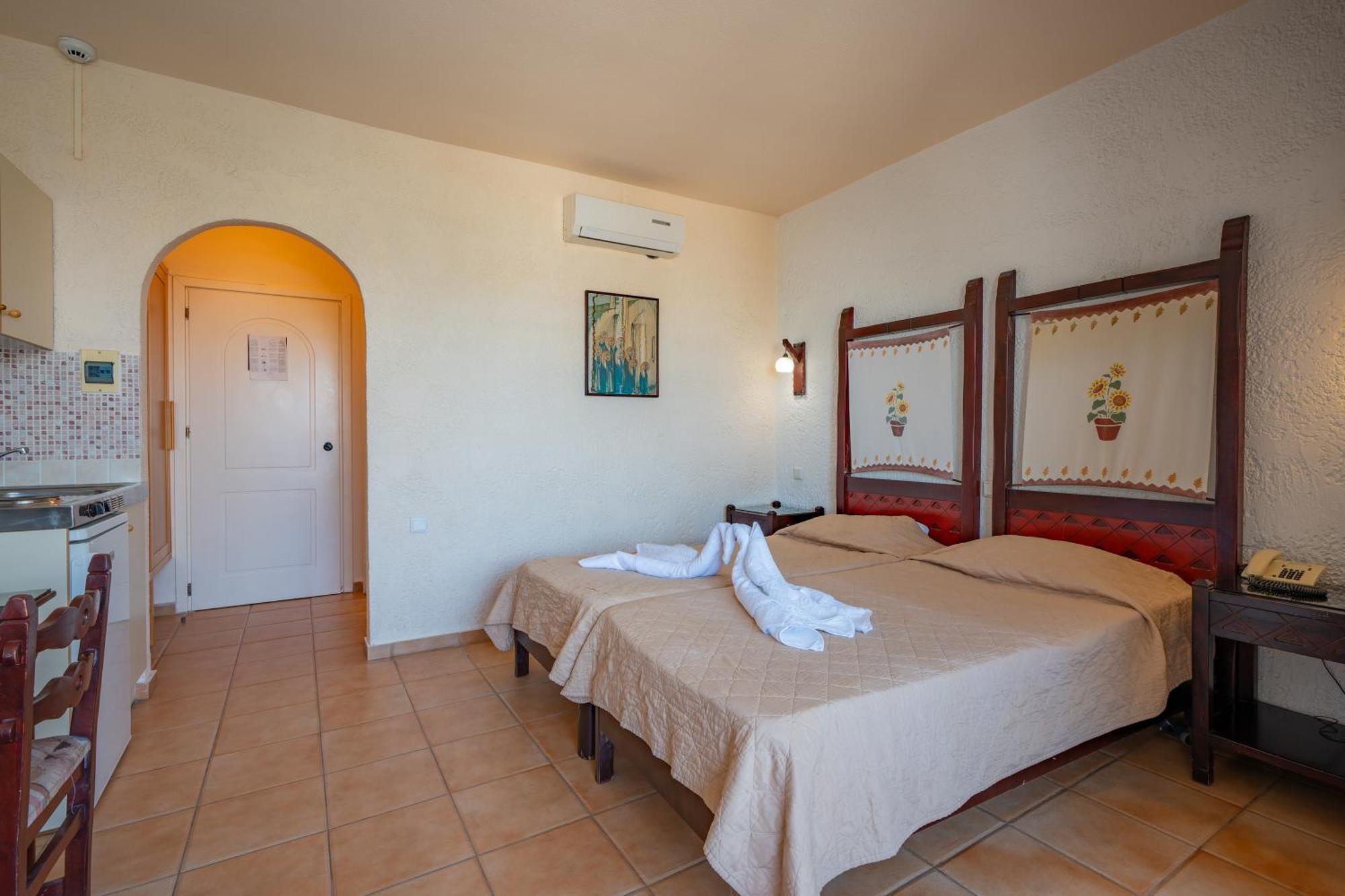 Lefkoniko Beach & Icarus Suite Apts Rethymno  Exterior photo